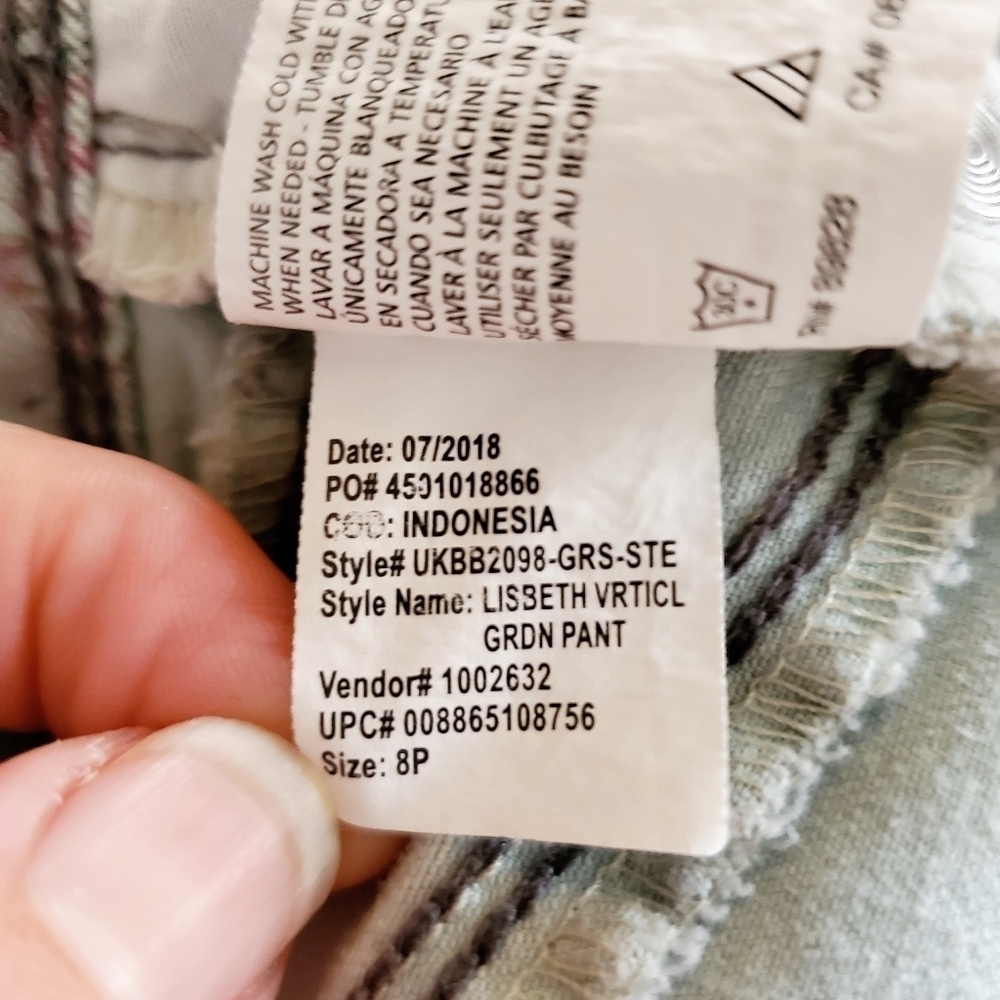 7001 * Bandolino Lisbeth Floral Print Jeans Gray Size 8P - Picture 8 of 15